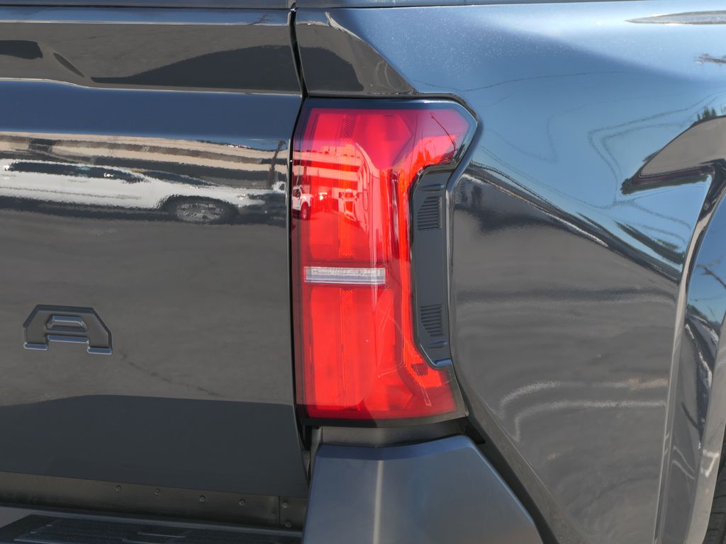 2025 Toyota Tacoma SR XtraCab photo 4