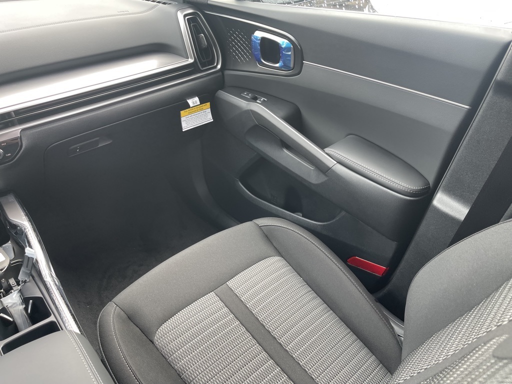 2026 Kia Sorento LX photo 8