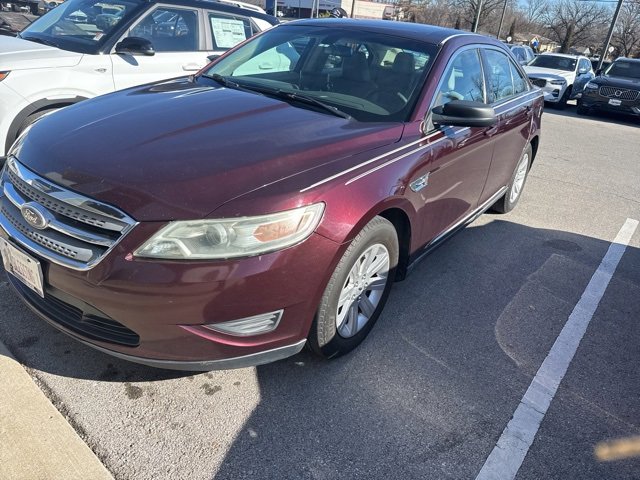 2011 Ford Taurus SE's photo