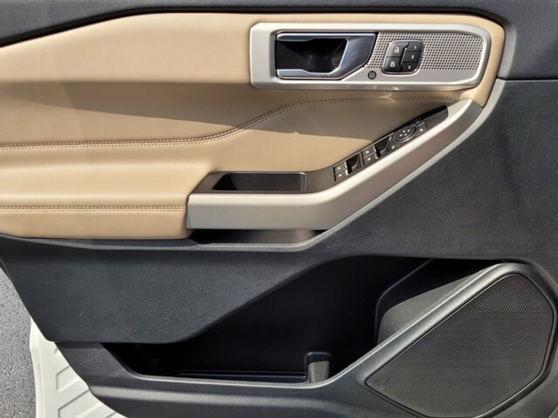 2022 Ford Explorer Limited photo 25