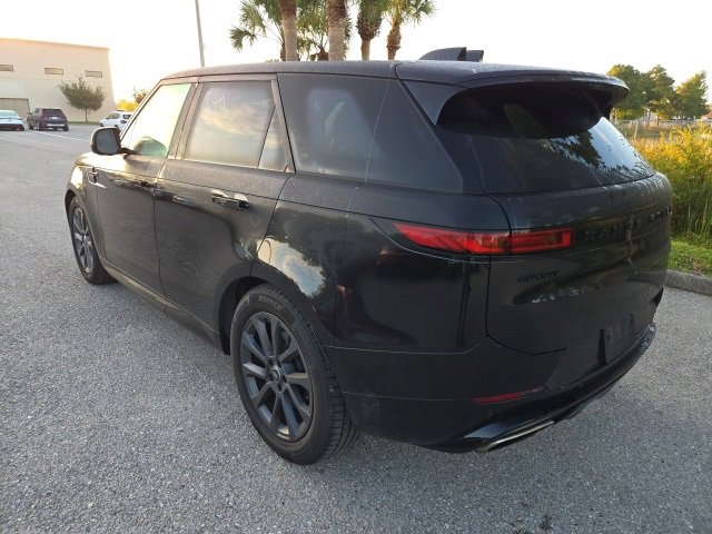 2024 Land Rover Range Rover Sport SE photo 3