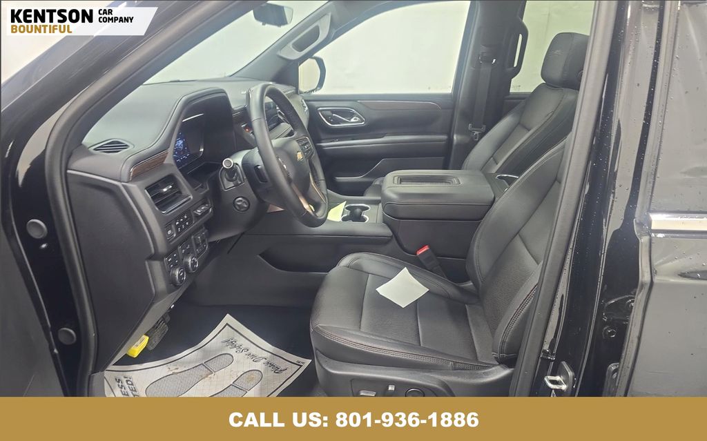 2024 Chevrolet Suburban High Country photo 3
