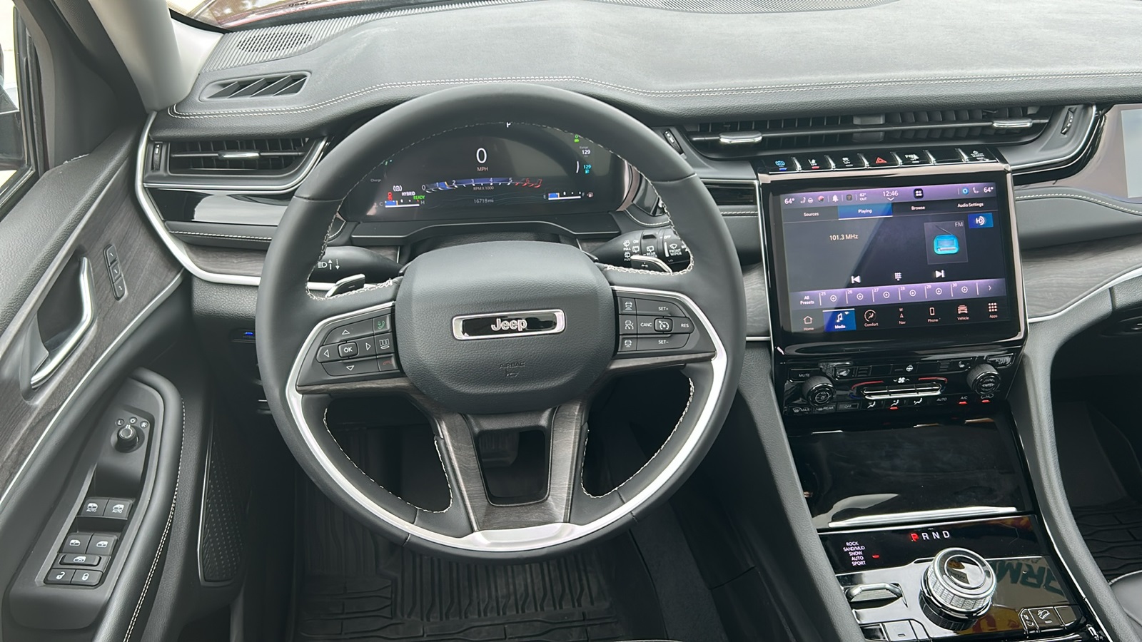 2023 Jeep Cherokee Base photo 13