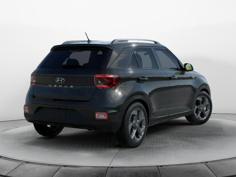 2025 Hyundai Venue SEL photo 4