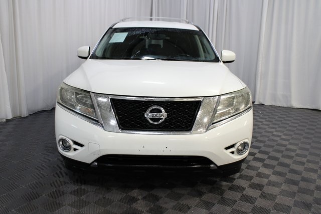 2014 Nissan Pathfinder SL photo 2