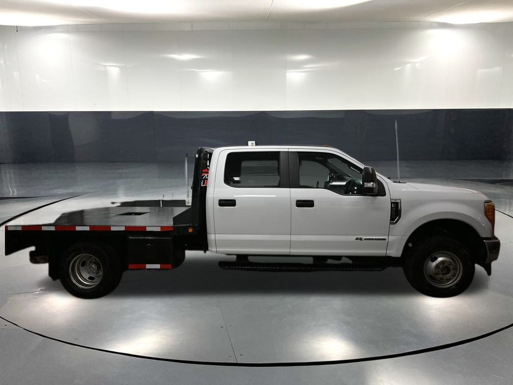2017 Ford F-350 photo 3