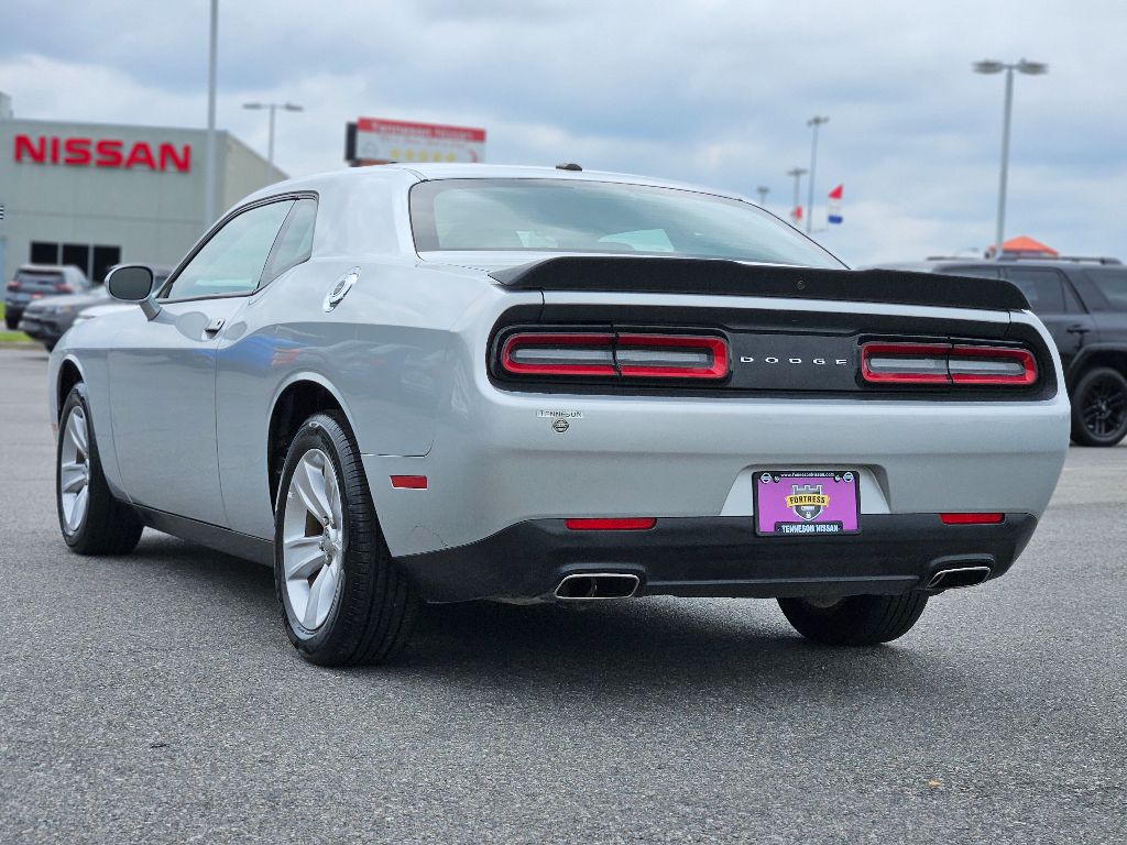 2023 Dodge Challenger SXT photo 2