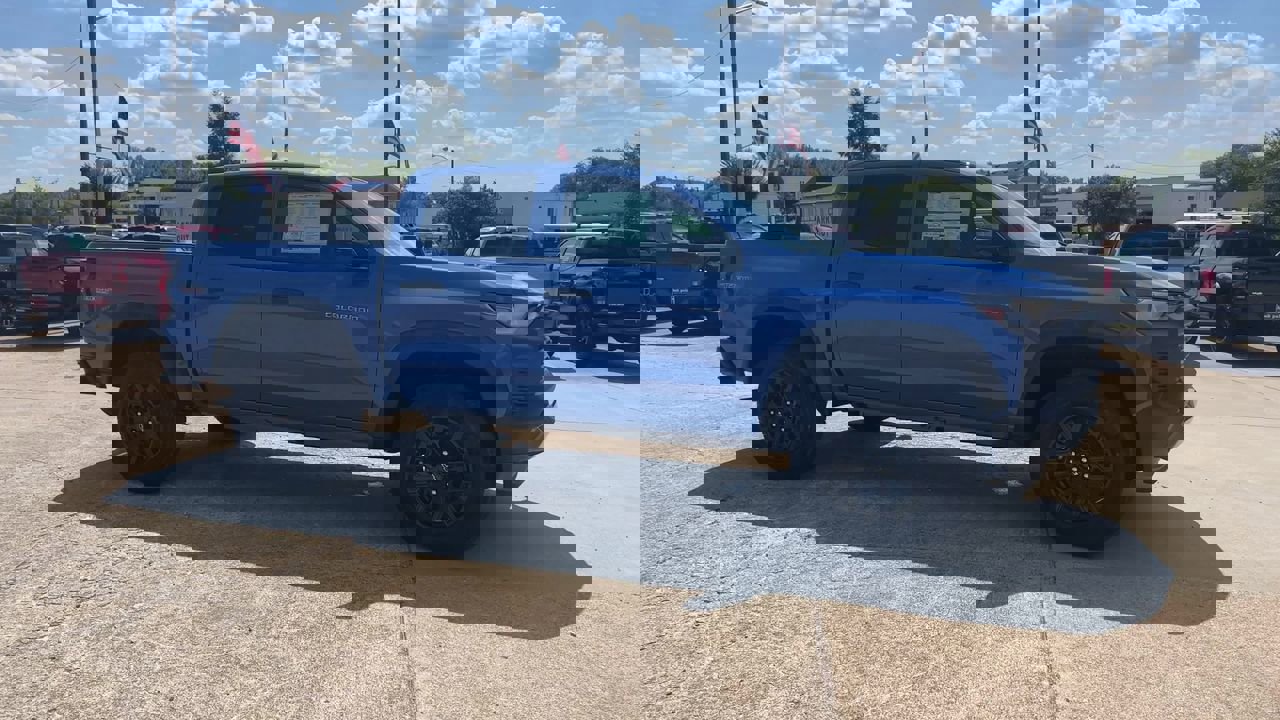 2026 Chevrolet Colorado Trail Boss photo 2