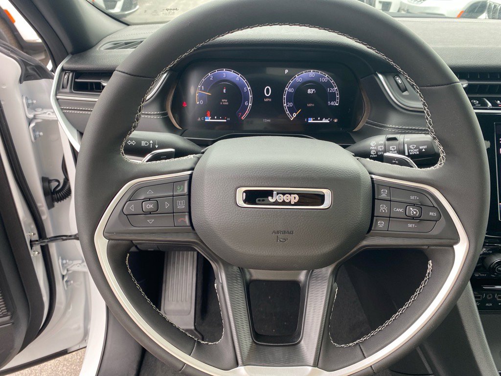 2025 Jeep Grand Cherokee Laredo X photo 6