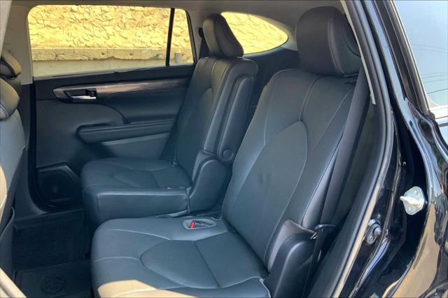2021 Toyota Highlander Limited photo 20