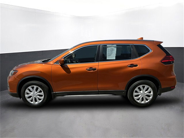 Used 2017 Nissan Rogue S with VIN JN8AT2MVXHW279208 for sale in Kansas City