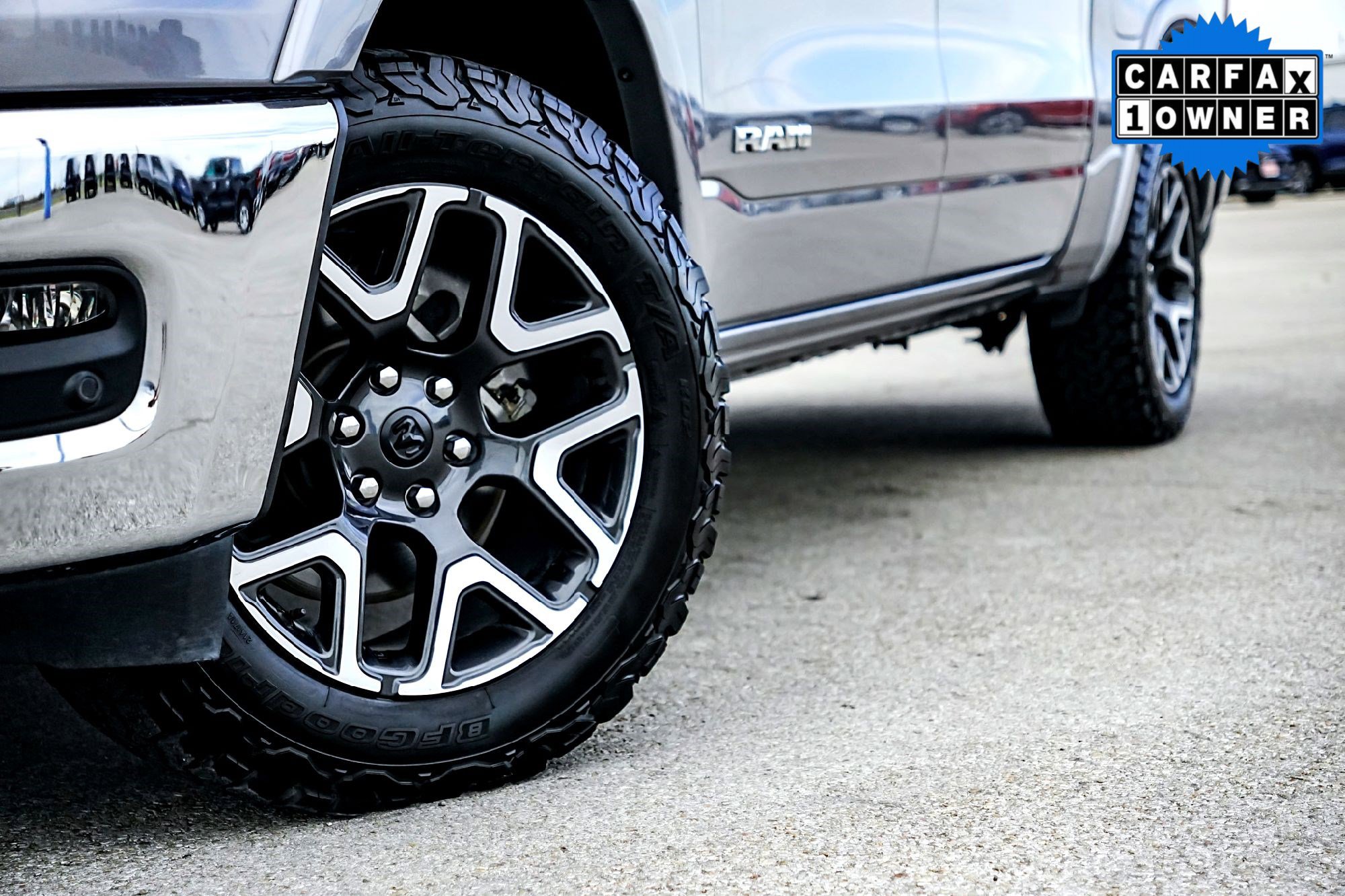 2025 Ram 1500 Laramie photo 2