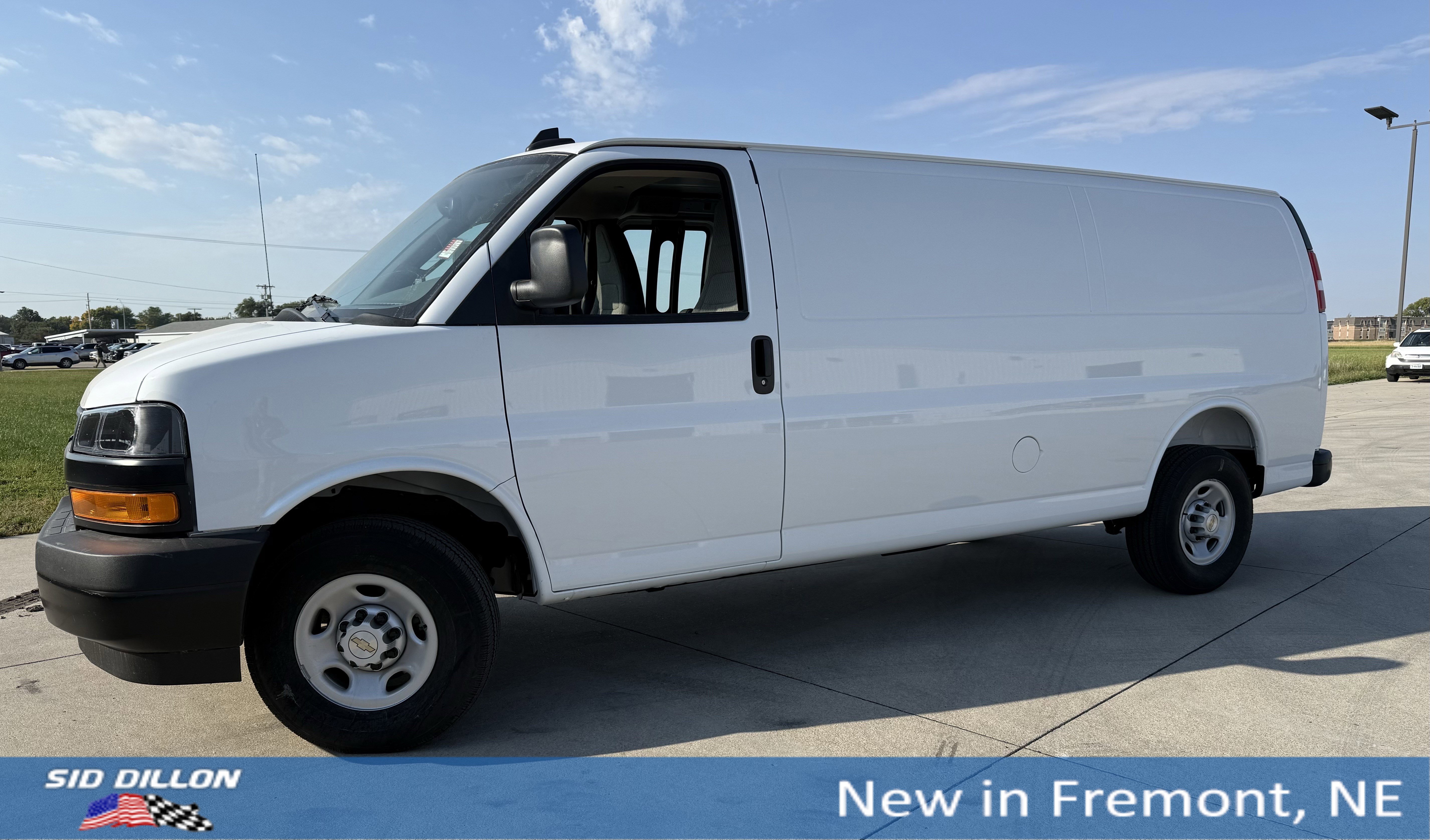 2025 Chevrolet Express Cargo Work Van's photo