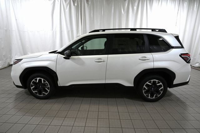 2025 Subaru Forester Premium photo 7