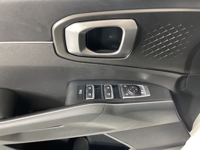 2022 Kia Sorento Hybrid S photo 17