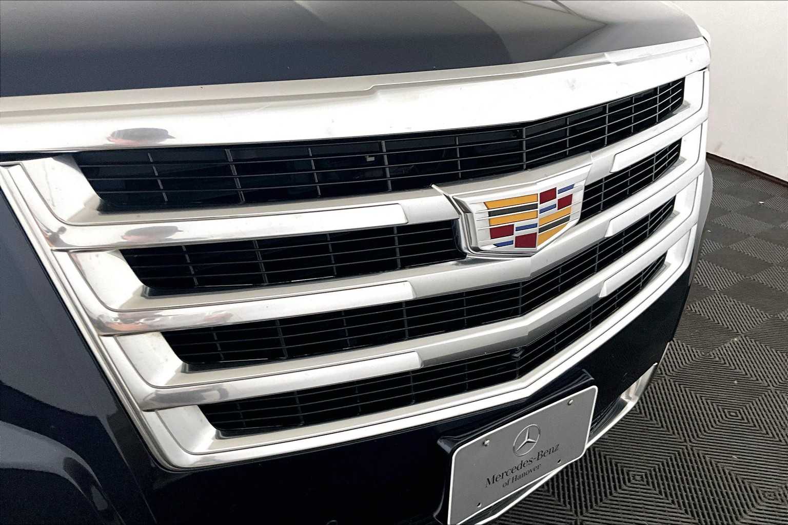 2018 Cadillac Escalade Luxury photo 26