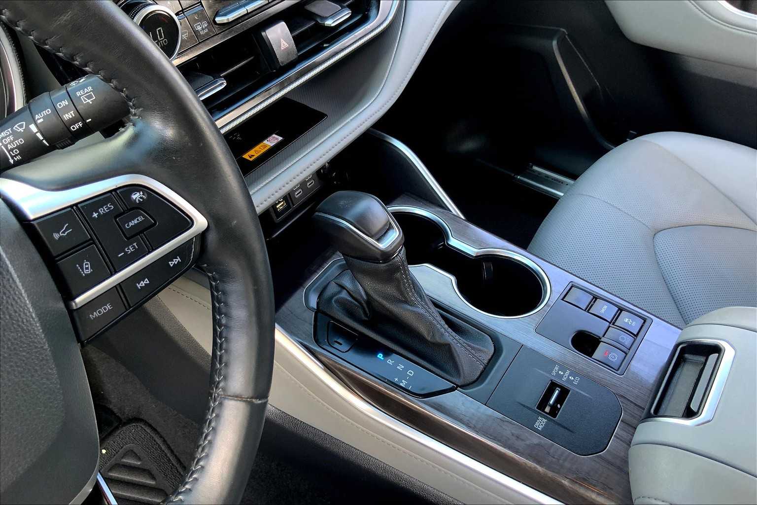 2024 Toyota Highlander Platinum photo 15