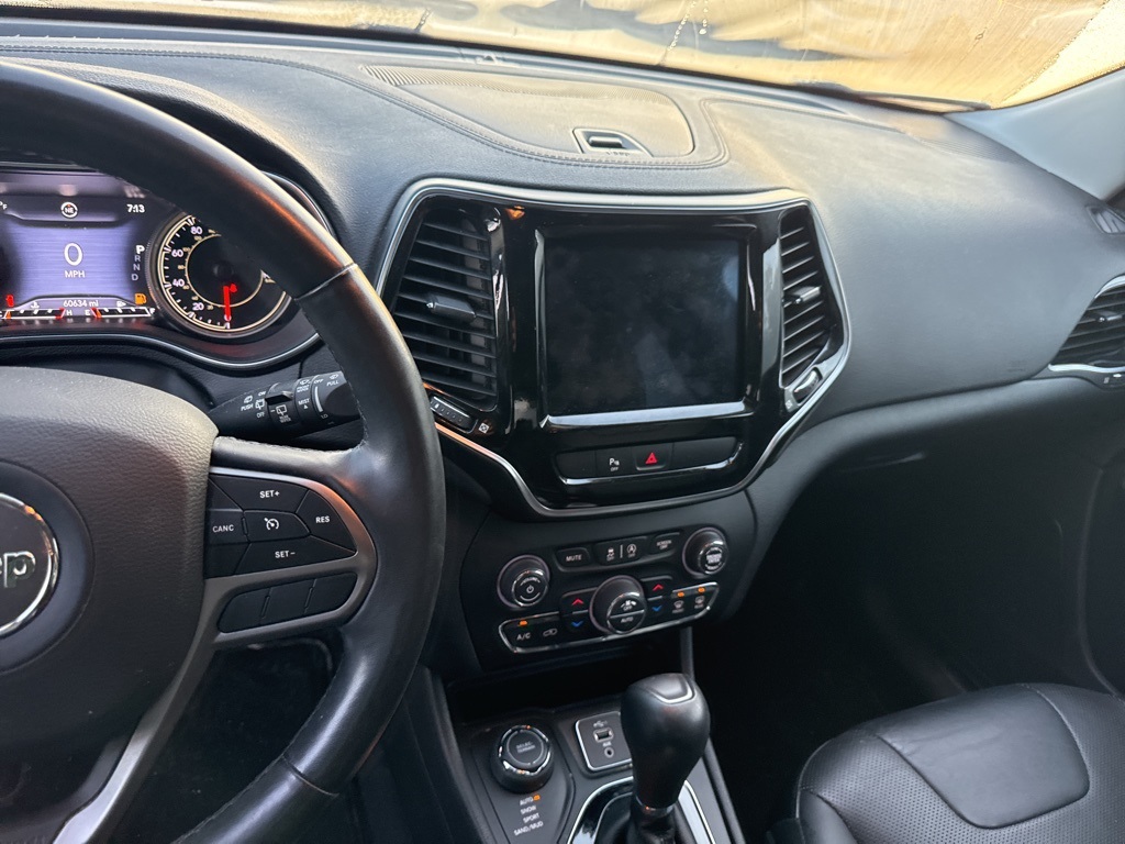 2019 Jeep Cherokee Limited photo 7