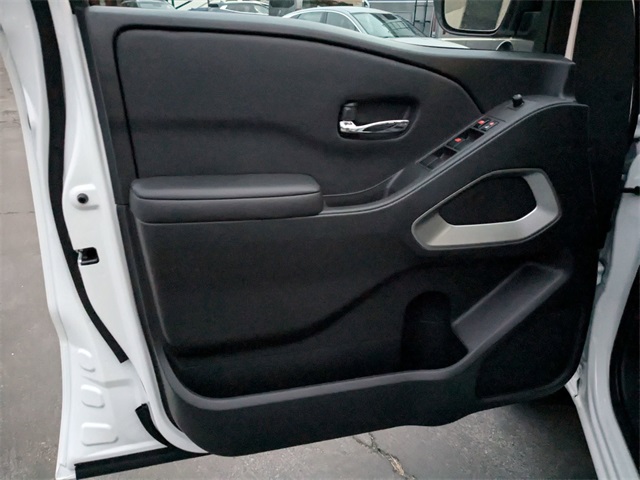 2025 Nissan Frontier SV photo 9
