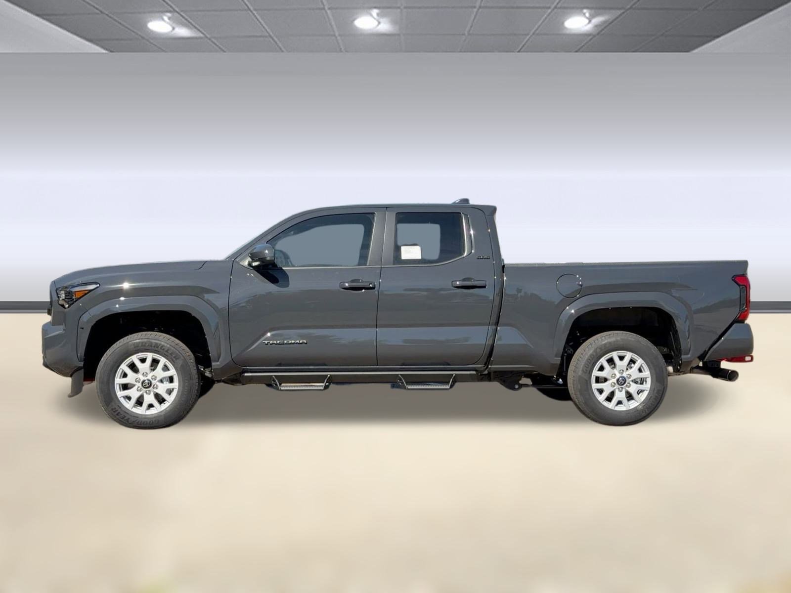 2025 Toyota Tacoma SR5's photo