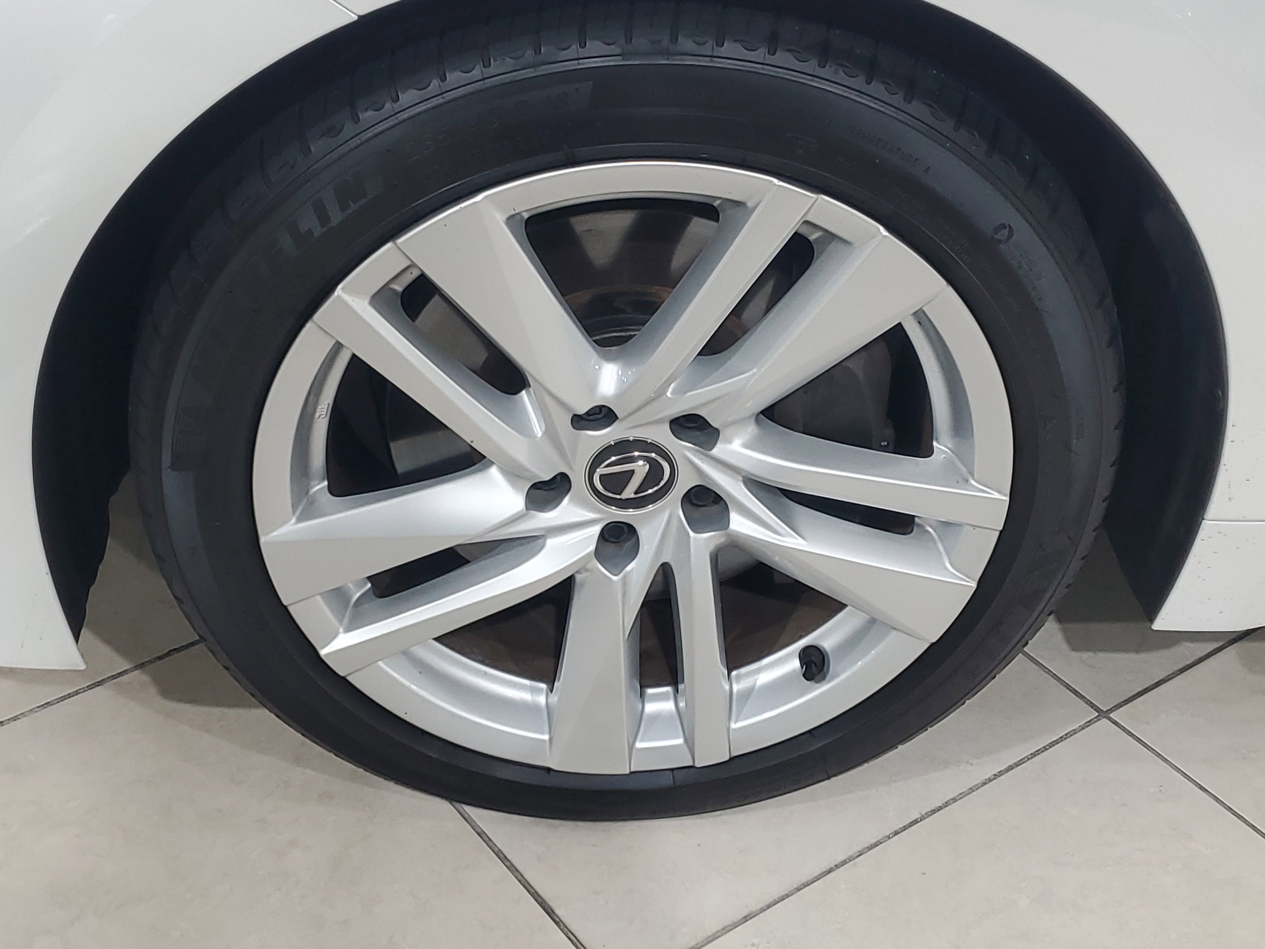2024 Lexus IS 300 photo 4