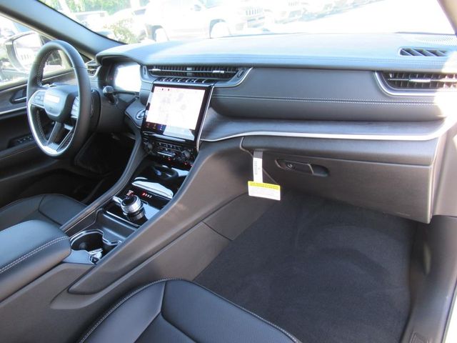 2025 Jeep Grand Cherokee Limited photo 10