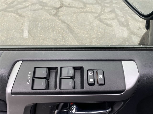 2022 Toyota 4Runner SR5 photo 4