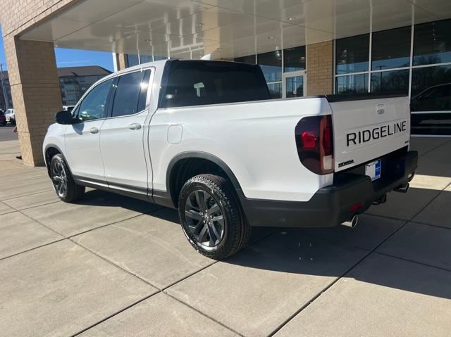 2025 Honda Ridgeline Sport photo 3