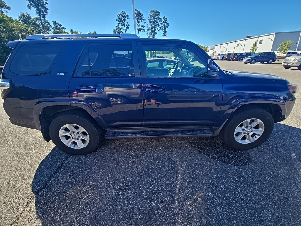 2016 Toyota 4Runner SR5 photo 4