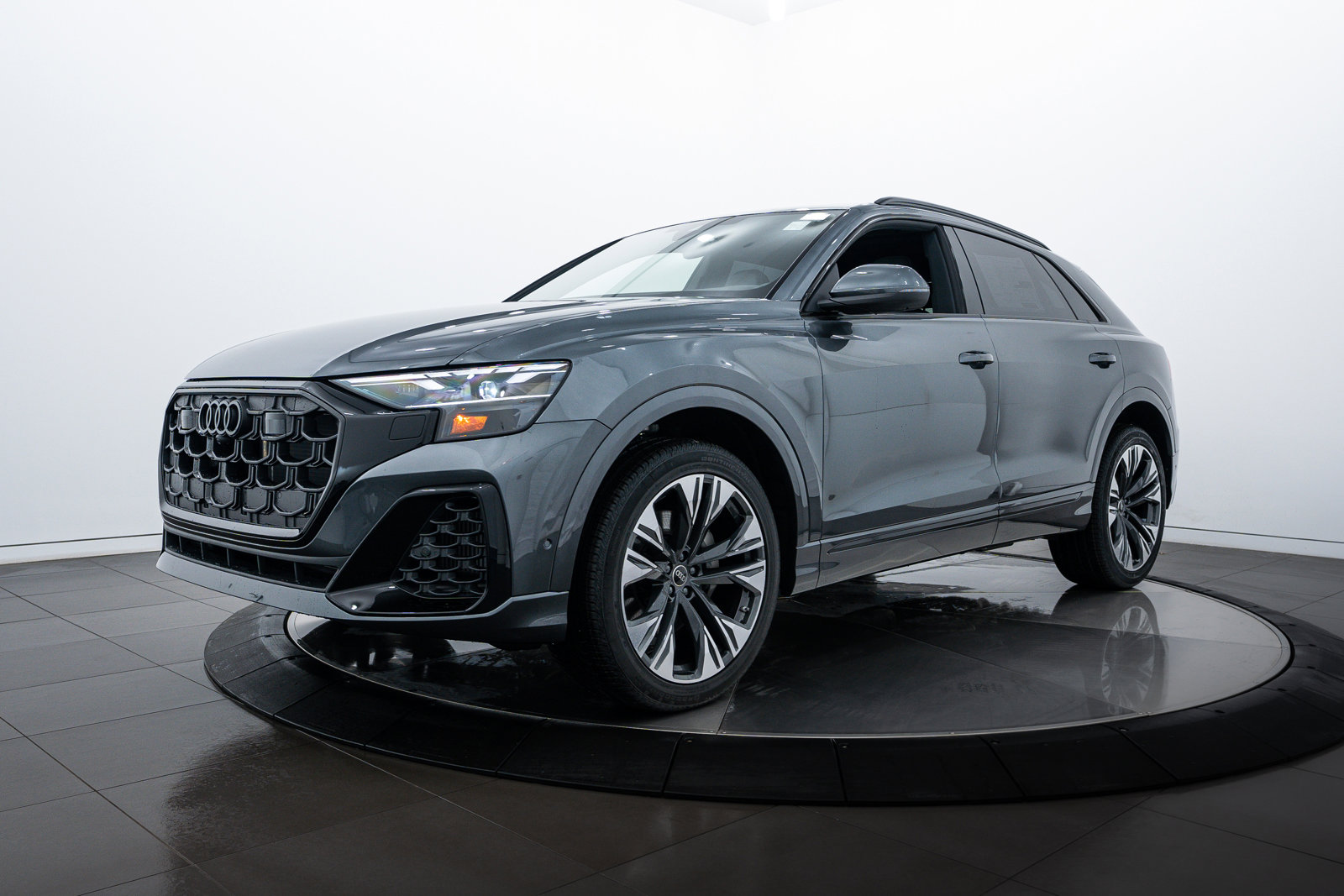 2025 Audi Q8 Premium Plus photo 5