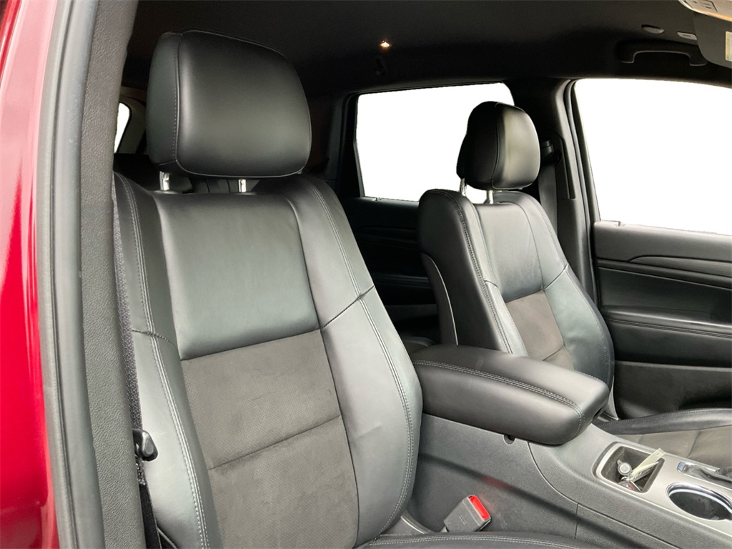 2020 Jeep Grand Cherokee Altitude photo 23