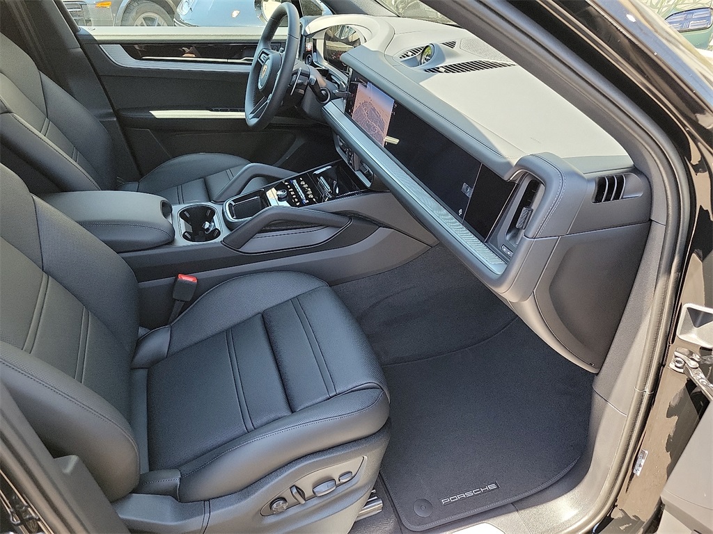 2025 Porsche Cayenne E-Hybrid S photo 25