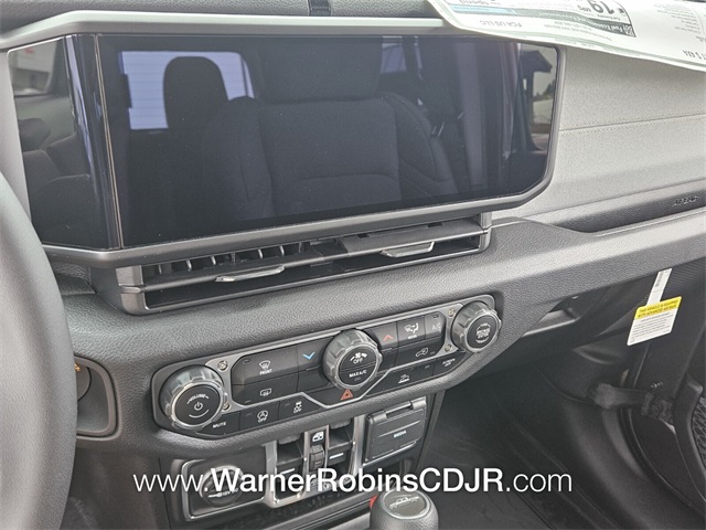 2025 Jeep Gladiator Sport S photo 17