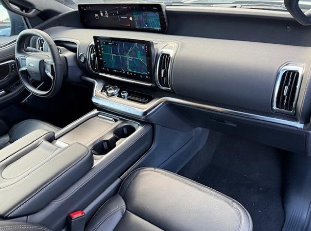 2025 Ford Expedition Platinum MAX photo 17