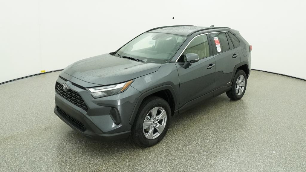 2025 Toyota RAV4 XLE's photo