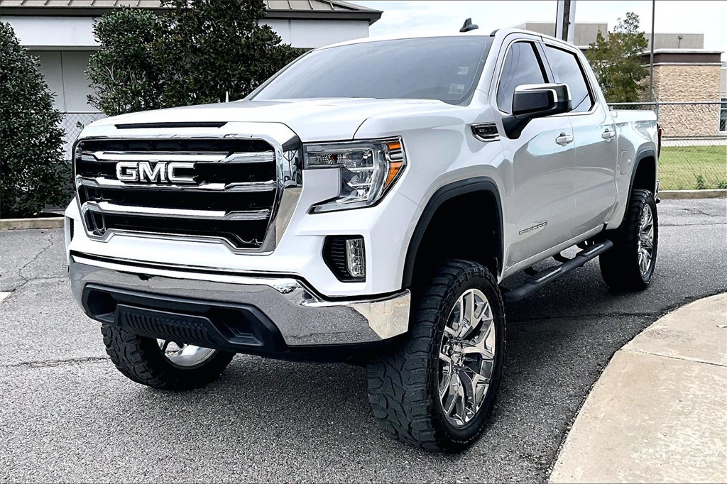 2020 GMC Sierra 1500 SLE's photo