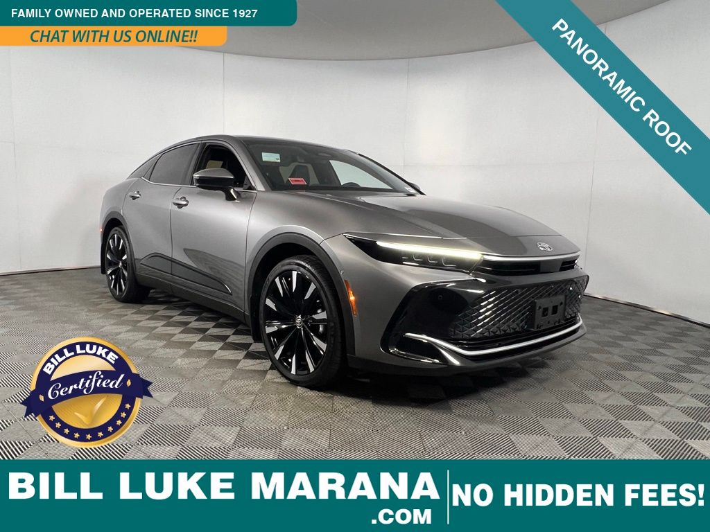 2025 Toyota Crown Platinum's photo