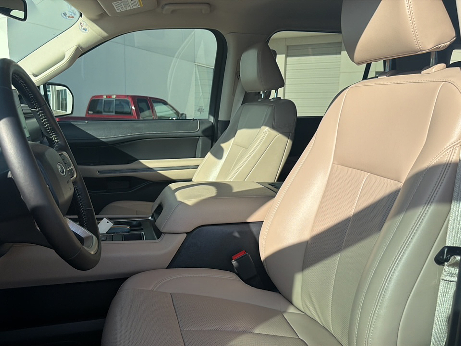 2024 Ford Expedition XLT MAX photo 3