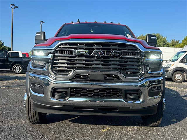 2026 Ram 5500 Tradesman photo 2
