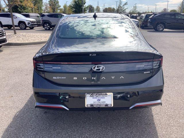 2026 Hyundai Sonata Hybrid SEL photo 4