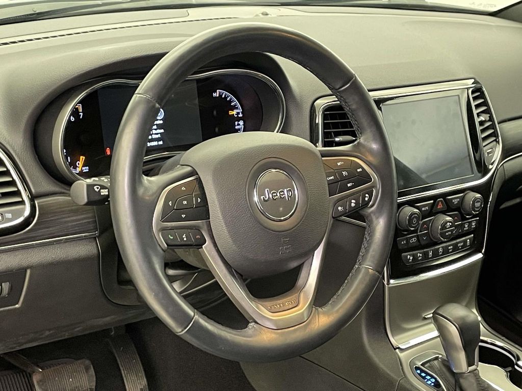 2021 Jeep Grand Cherokee Anniversary Edition photo 4