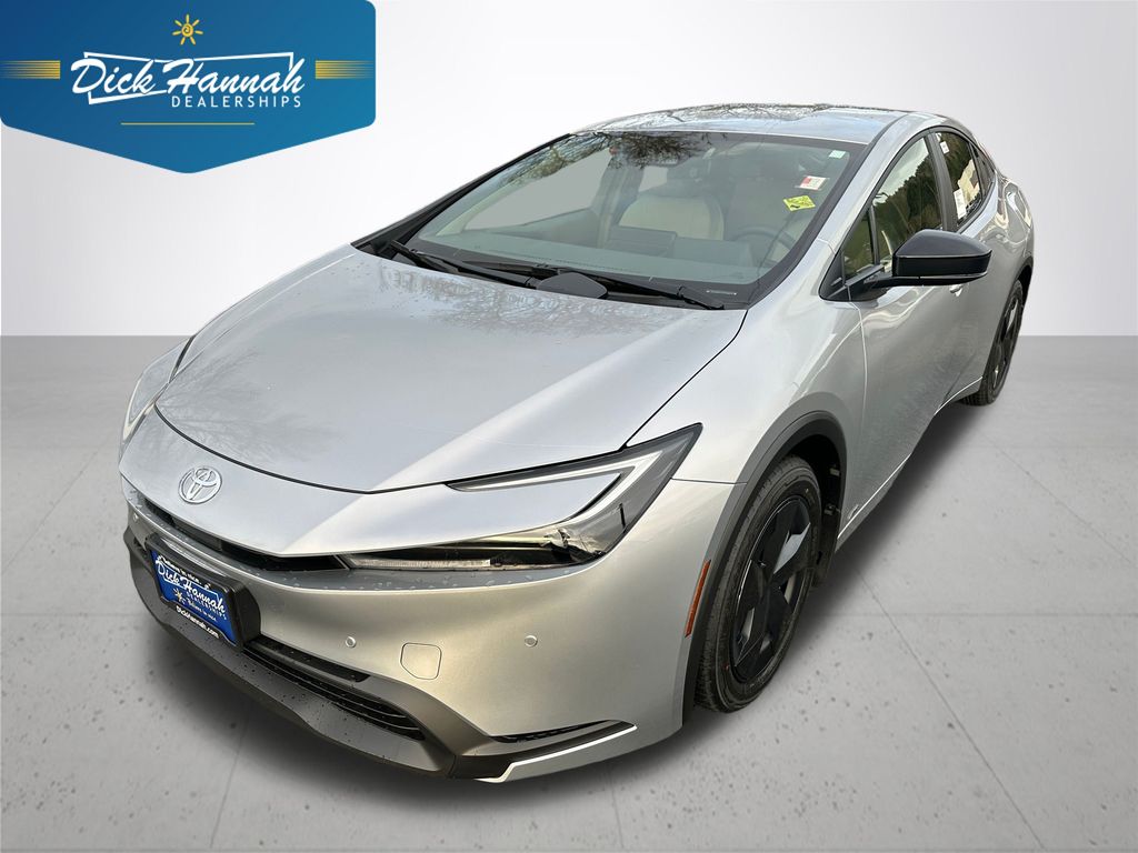 2026 Toyota Prius LE's photo