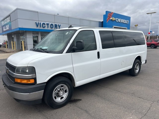 2018 Chevrolet Express Passenger LT's photo