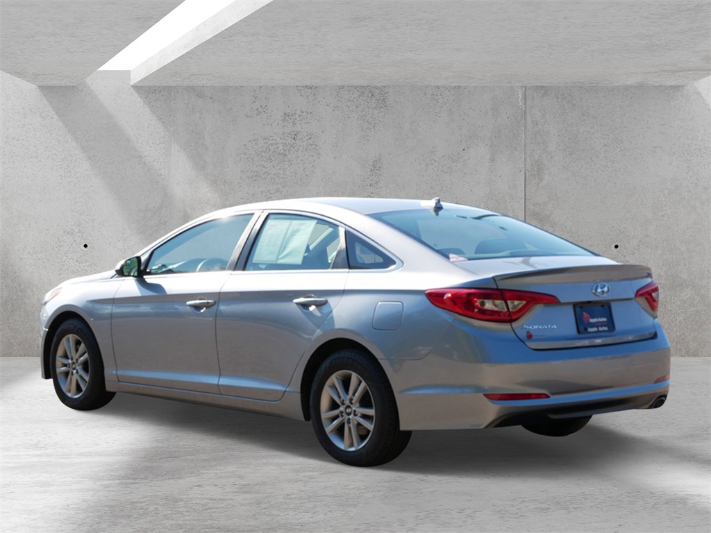 2016 Hyundai Sonata Base photo 4