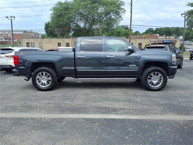 2018 Chevrolet Silverado 1500 High Country photo 3
