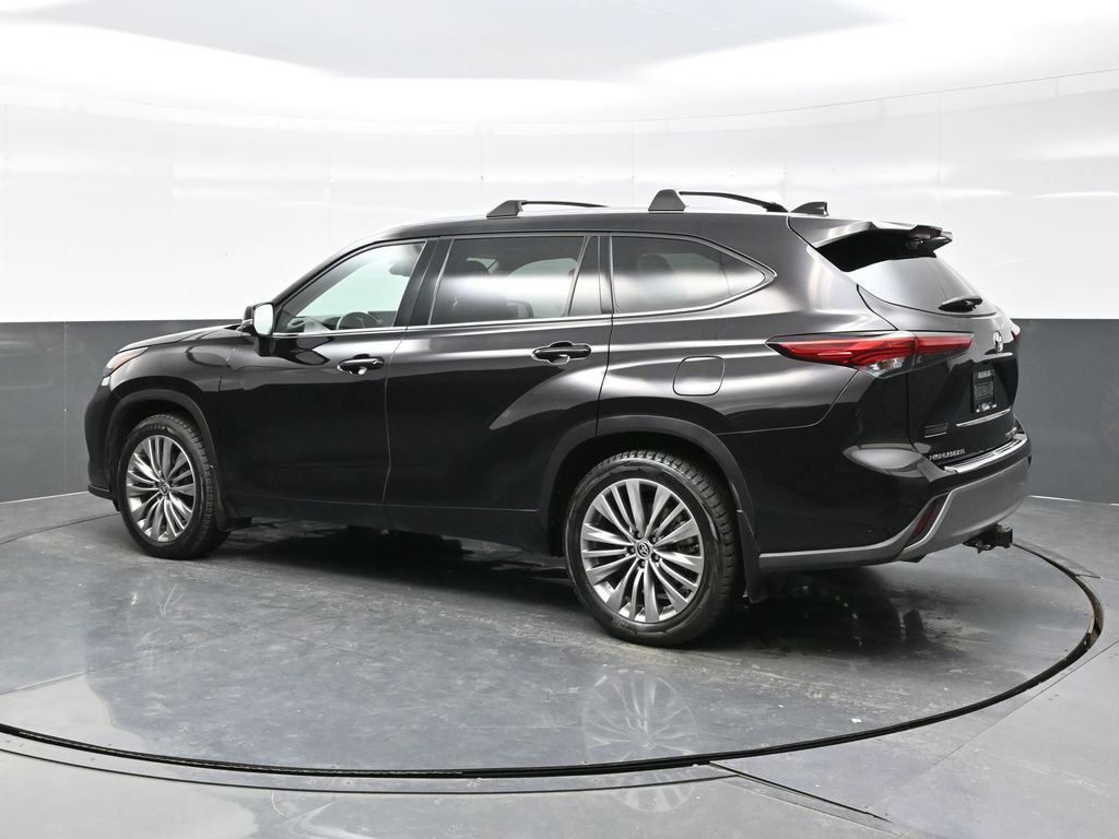 2020 Toyota Highlander Platinum photo 2