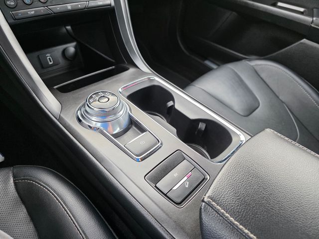 2017 Ford Fusion Energi Titanium photo 24