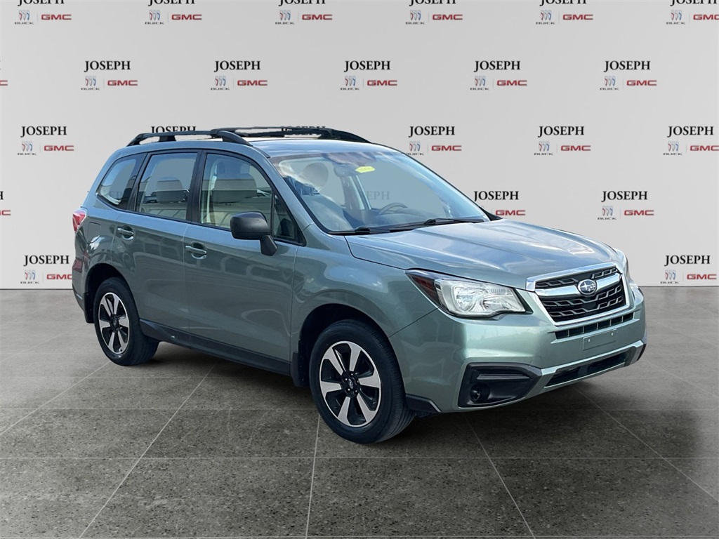 2017 Subaru Forester 2.5i photo 2