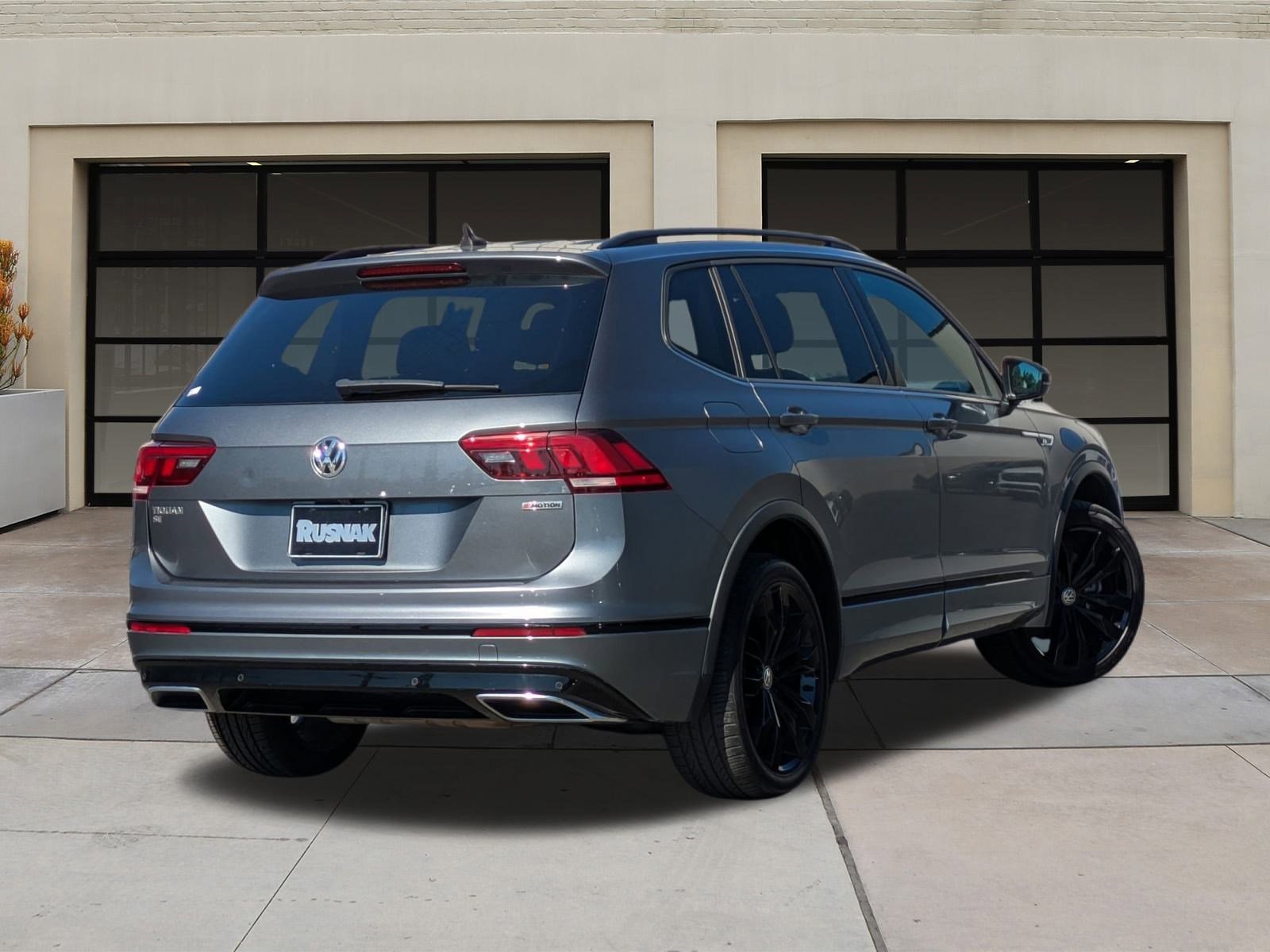 2021 Volkswagen Tiguan SE R-Line Black photo 4