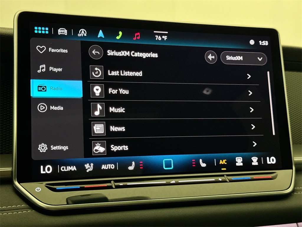 2025 Volkswagen Tiguan SE photo 28